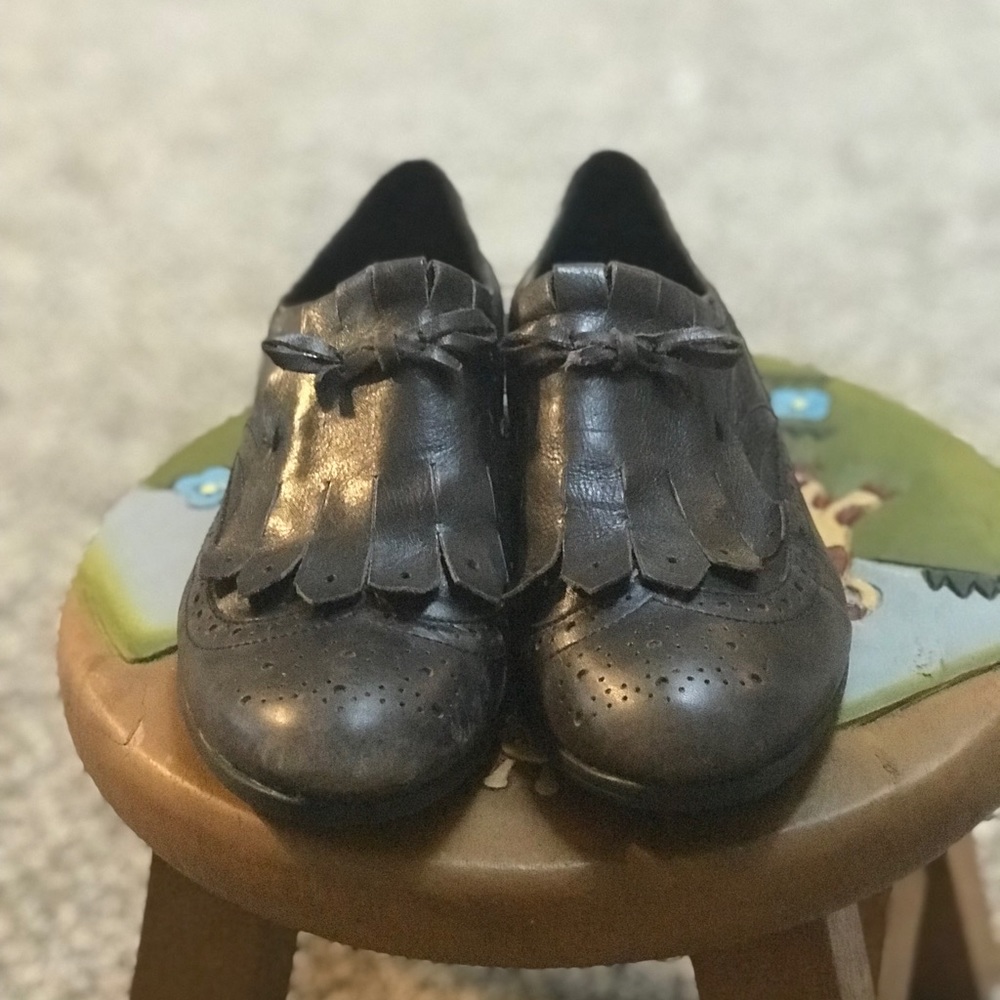 BORN WING TIP OXFORDS WOMENS SIZE 9/40.5